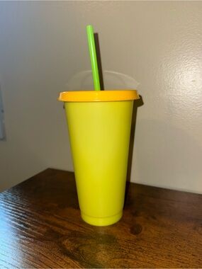 Color changing tumbler